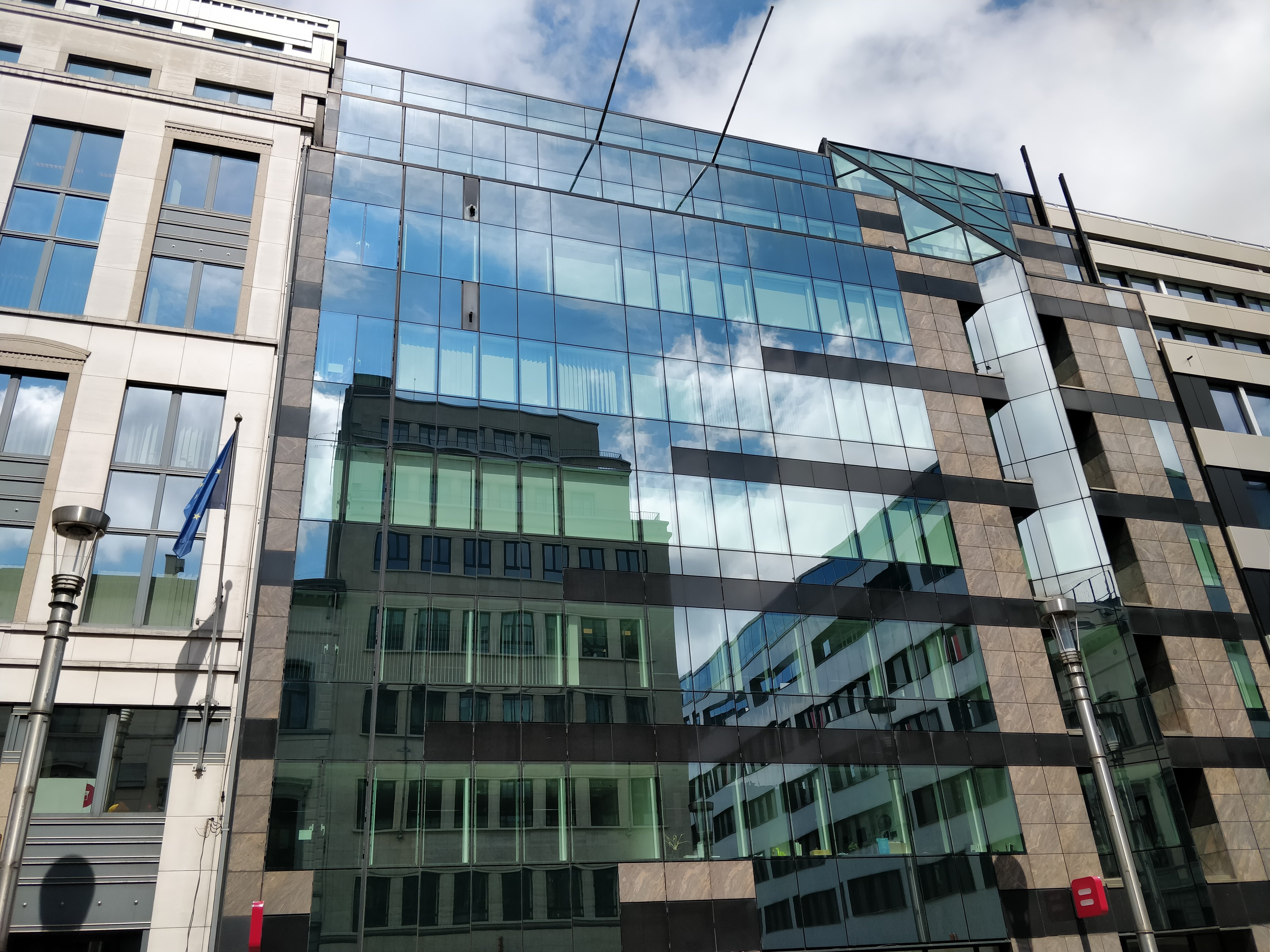 Image of Vente de l'immeuble de bureaux LOI 82